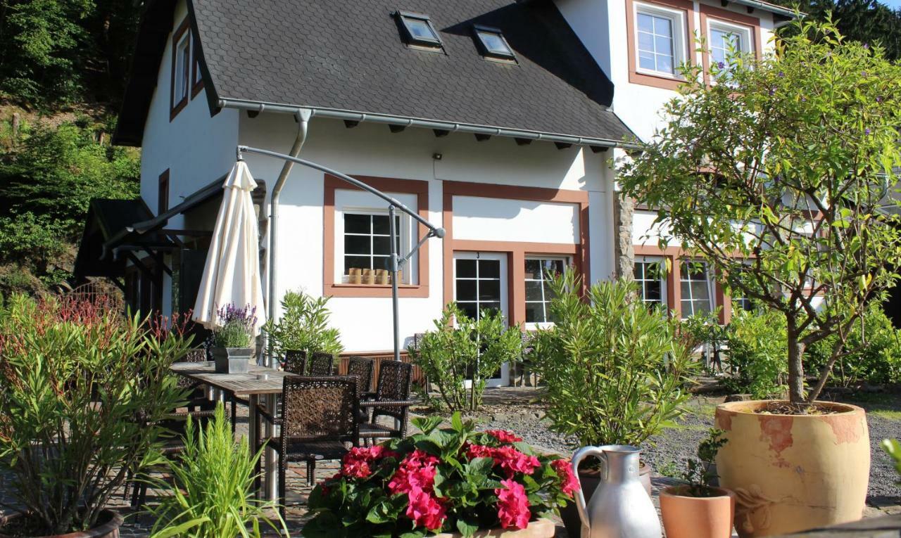 Pension Muscher Bahnhof 布兰肯海姆 外观 照片